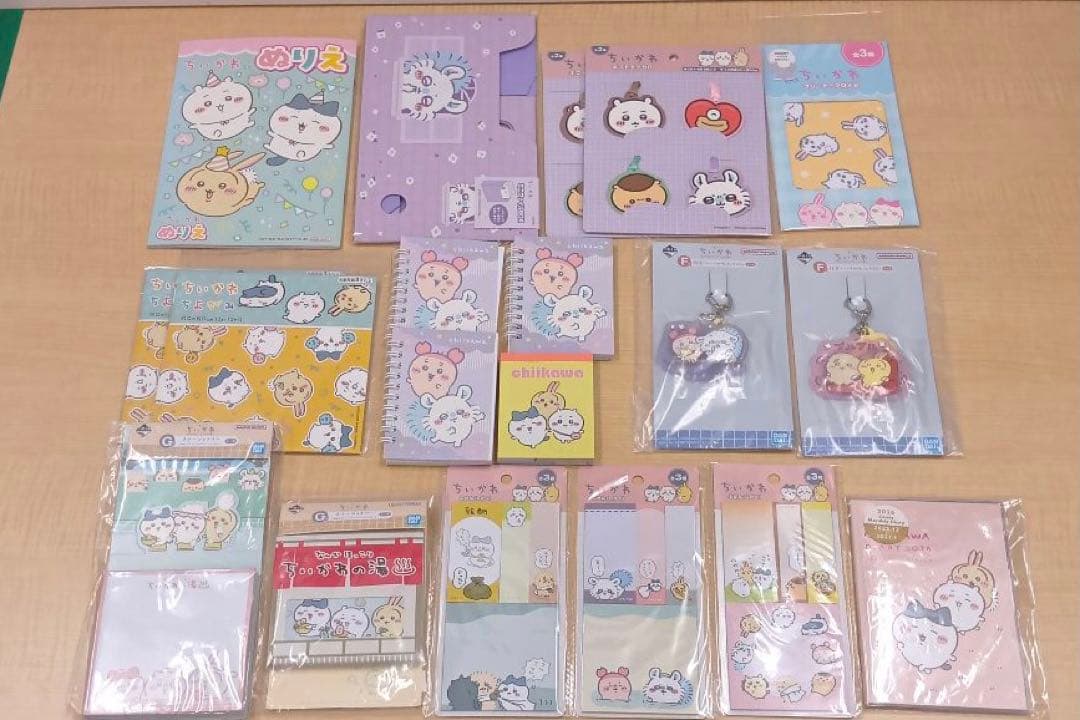 ❶ちいかわ 紙類 クリアファイル ステッカー 特典など 大量 まとめ売り