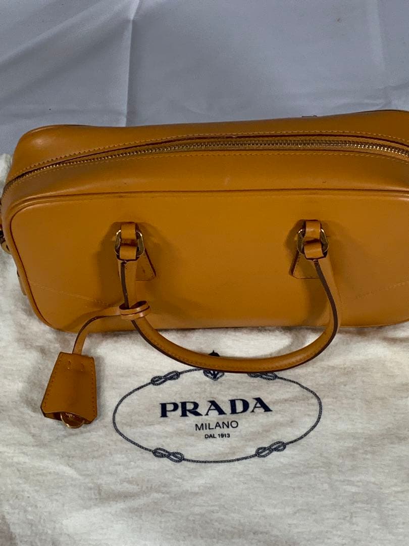 PRADA レザー ハンドバッグ イエロー 希少デザイン‼️