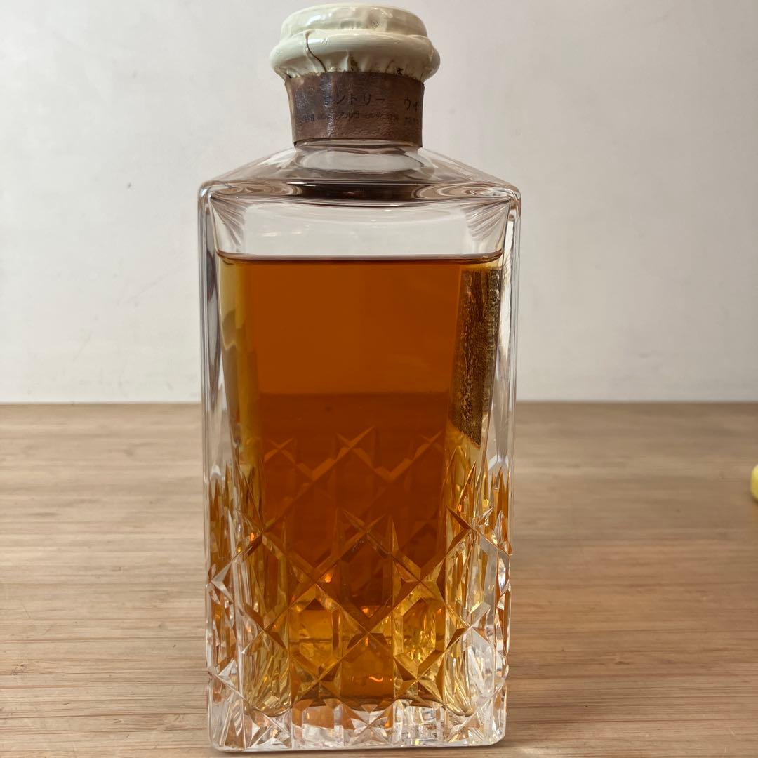 未開栓600mlウイスキー　サントリー インペリアル角瓶　ガラス蓋付き