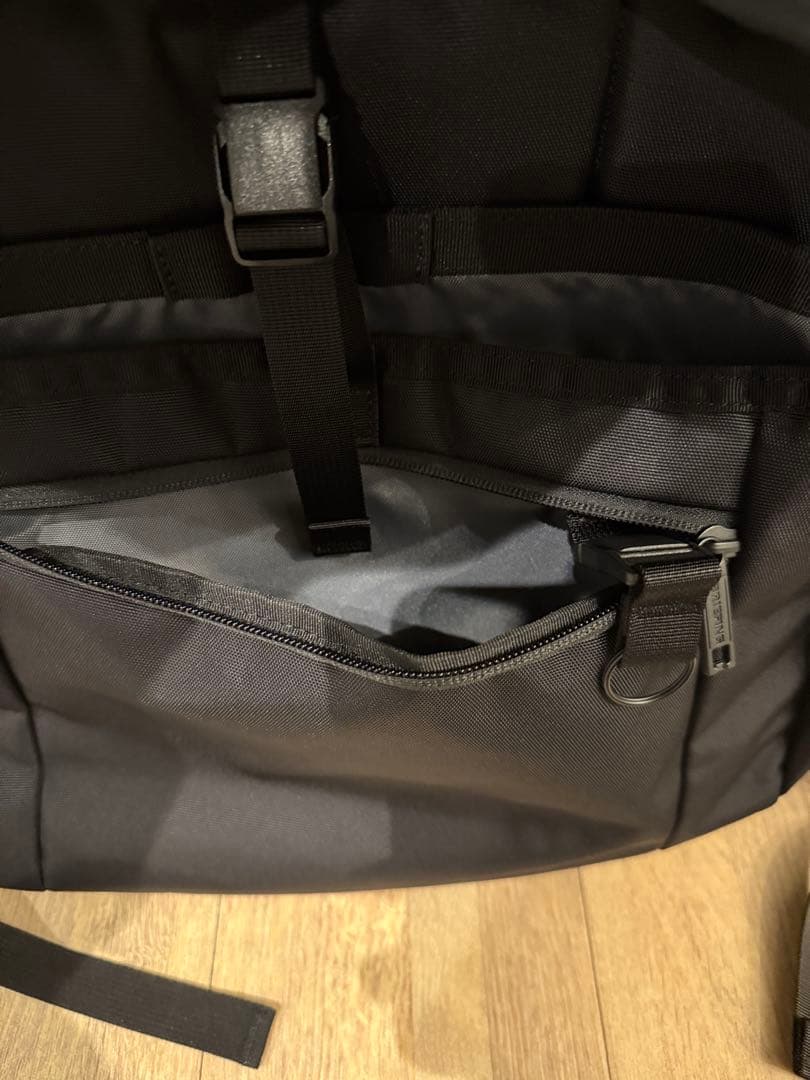 美品　BRIEFING MFC MESSENGER（Mサイズ）