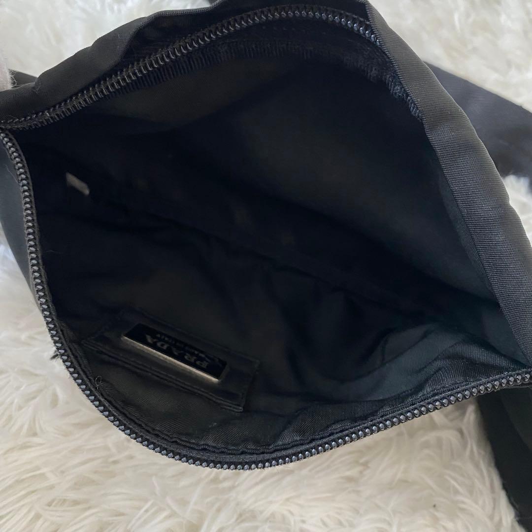 訳あり PRADA プラダ ナイロン ボディバッグ 斜めがけ 三角ロゴ ブラック