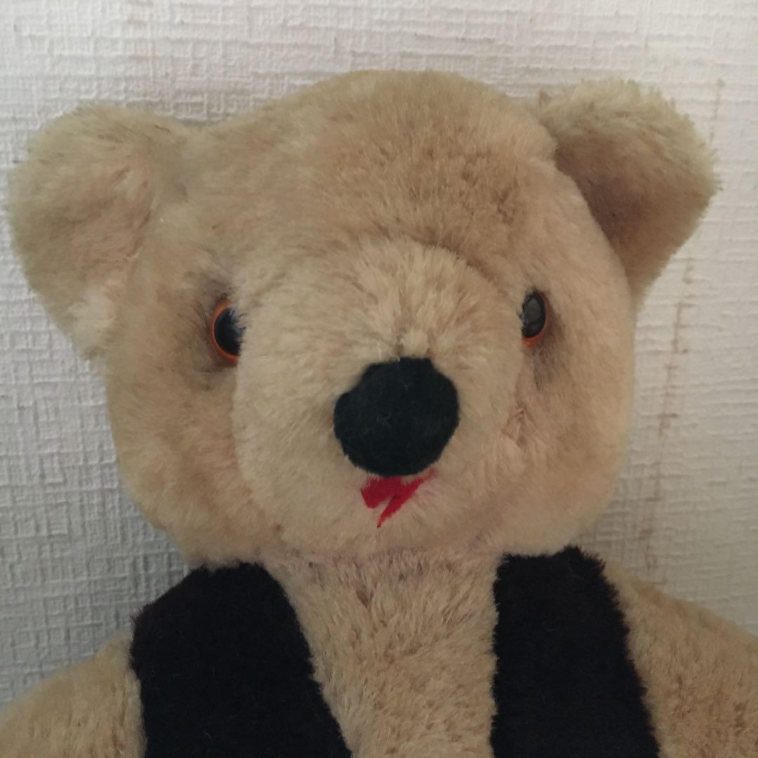 古いくまのぬいぐるみ