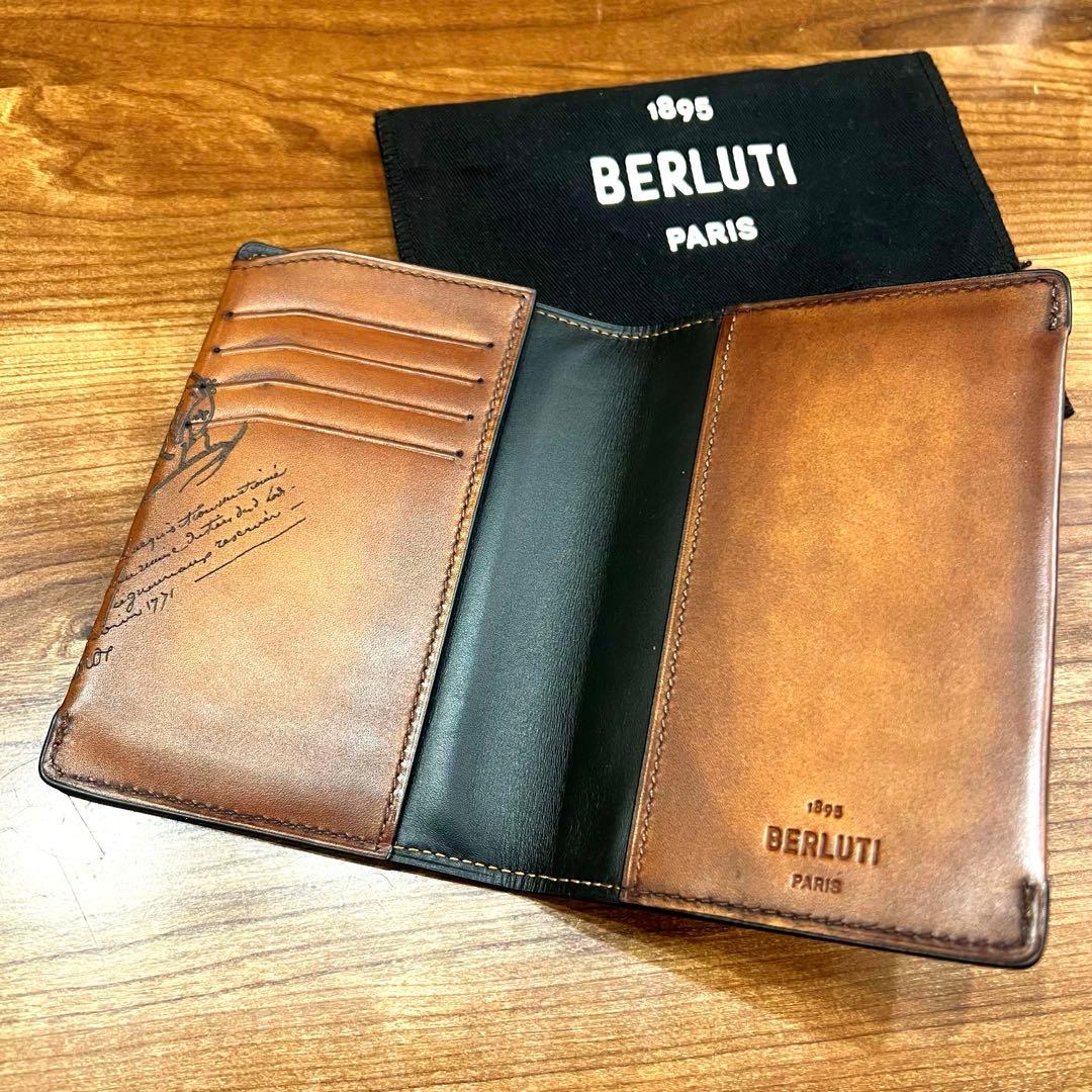 【未使用品】BERLUTI ☆ベルルッティ ブラウンレザーパスポートケース