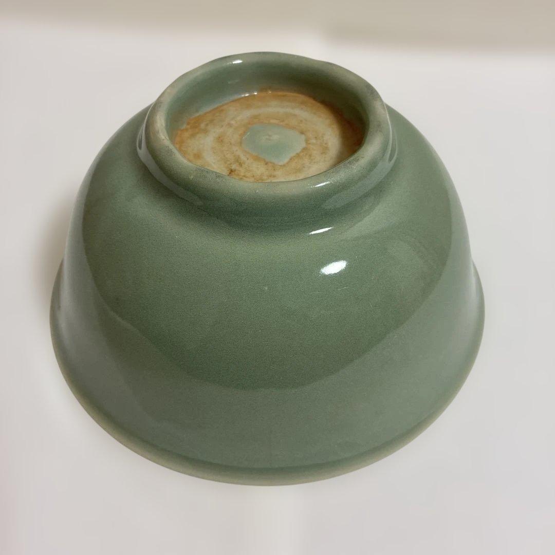 緑色の茶碗 木製箱付き 青磁鉢