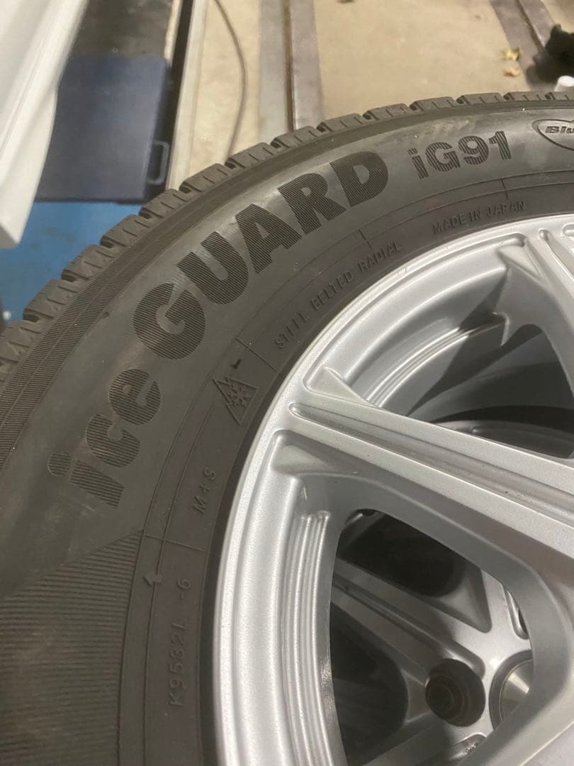 スタッドレス　4本セット　ホイール付き　13インチ プロボックス