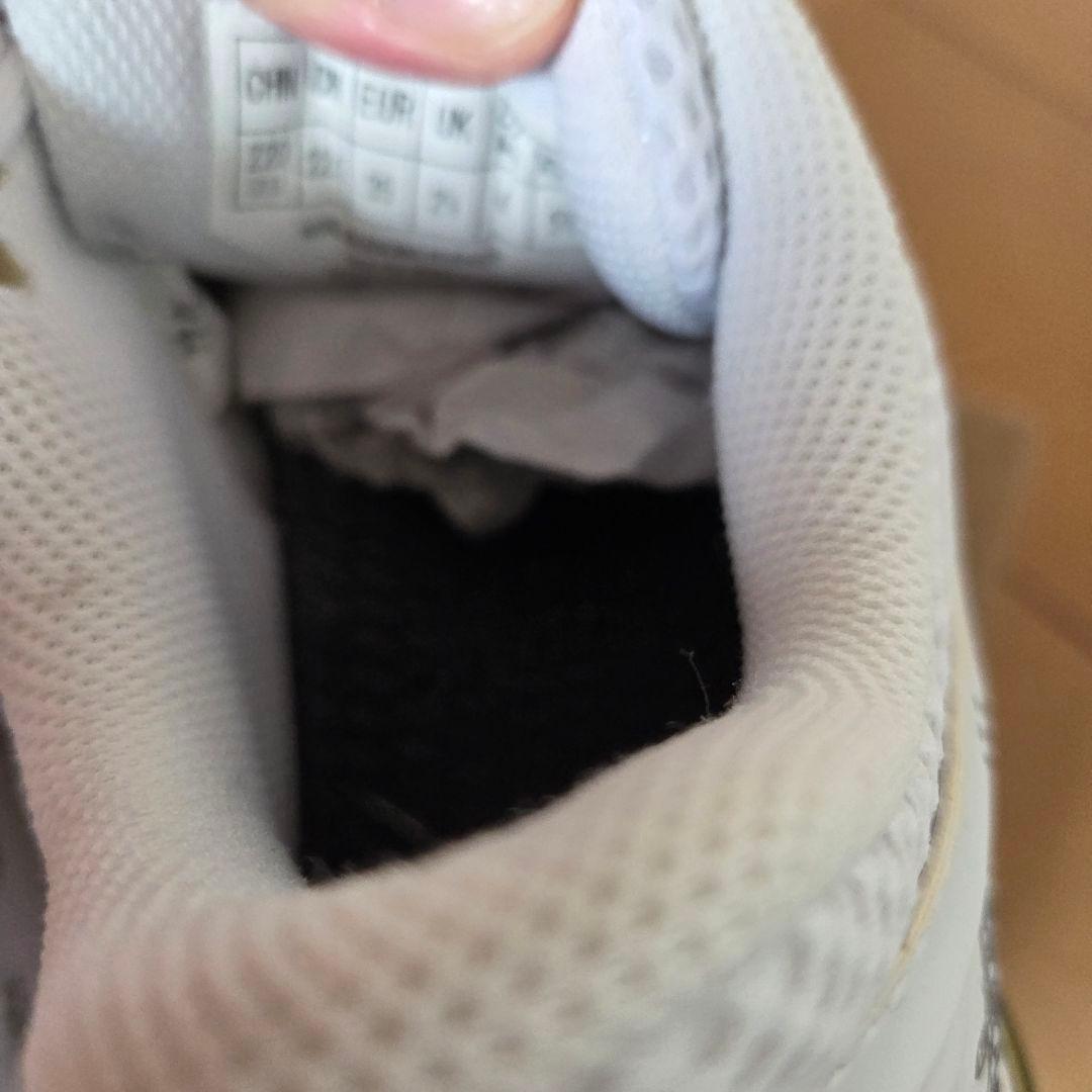 ヨネックス　YONEX エクリプションZ 22.0cm