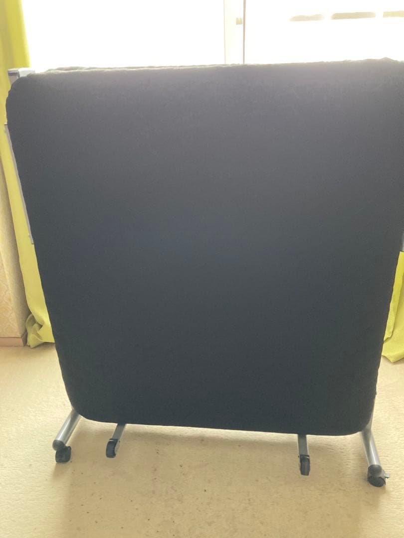 ブラック折りたたみベッド