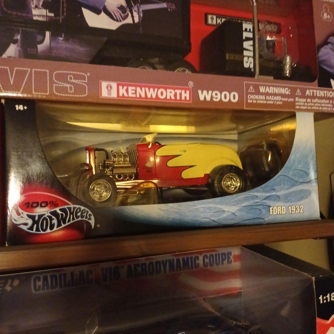 ホットウィール　1/18 フォードクーペ　1932 モデルA　ホットロッド