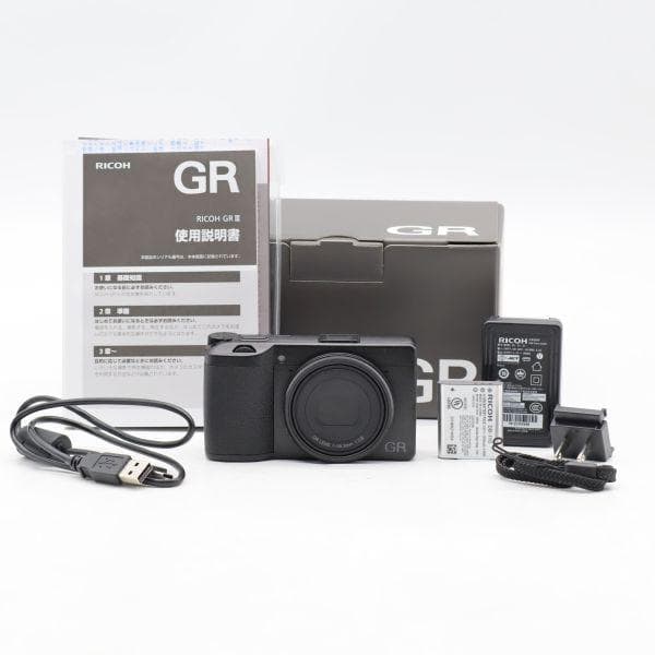 ほぼ新品 2696ショット RICOH GR III 157-0119-124