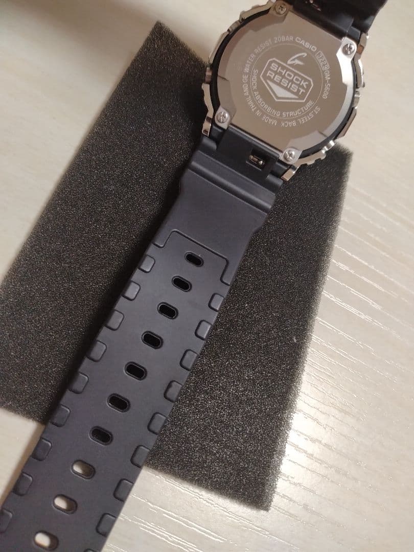 【美品】G-SHOCK　デジタル　シルバー　GM-5600