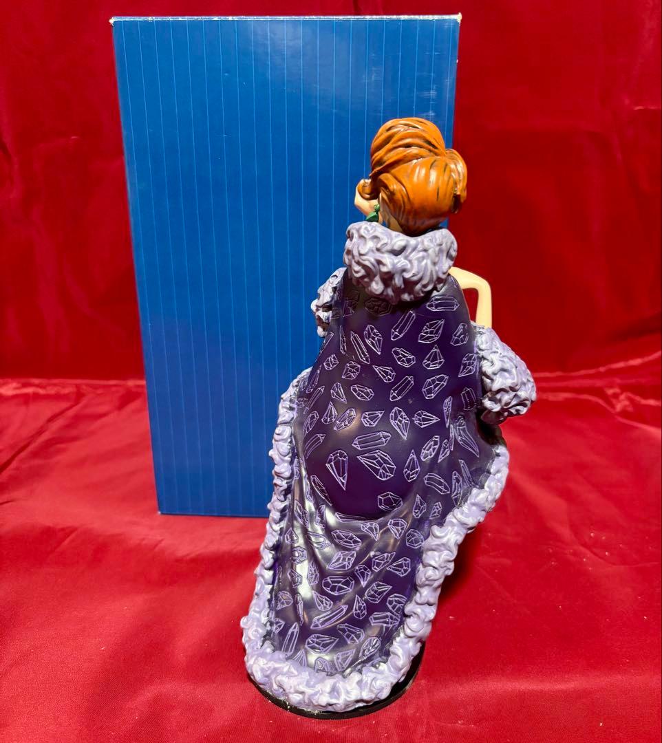 ショーケース　ビアンカの大冒険　ディズニー　ヴィランズ　マダムメデューサ　置物