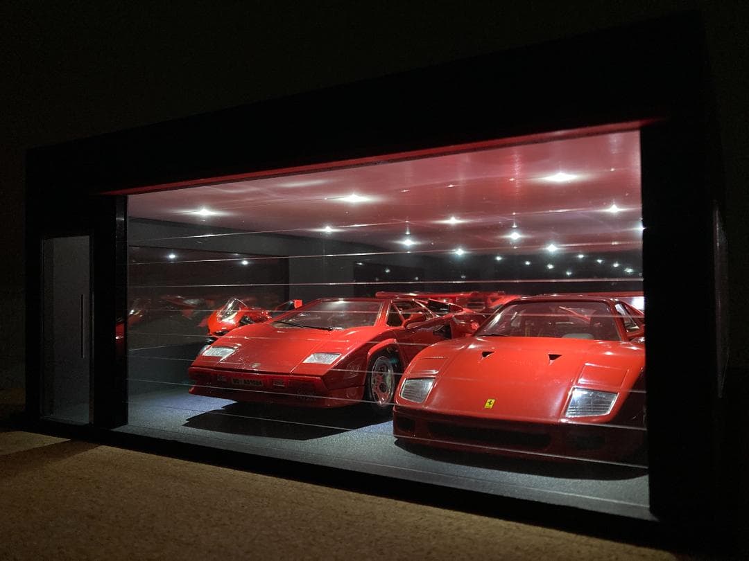 ミニカー用ジオラマ：1/18 ショールームタイプガレージ／車＆バイク展示！