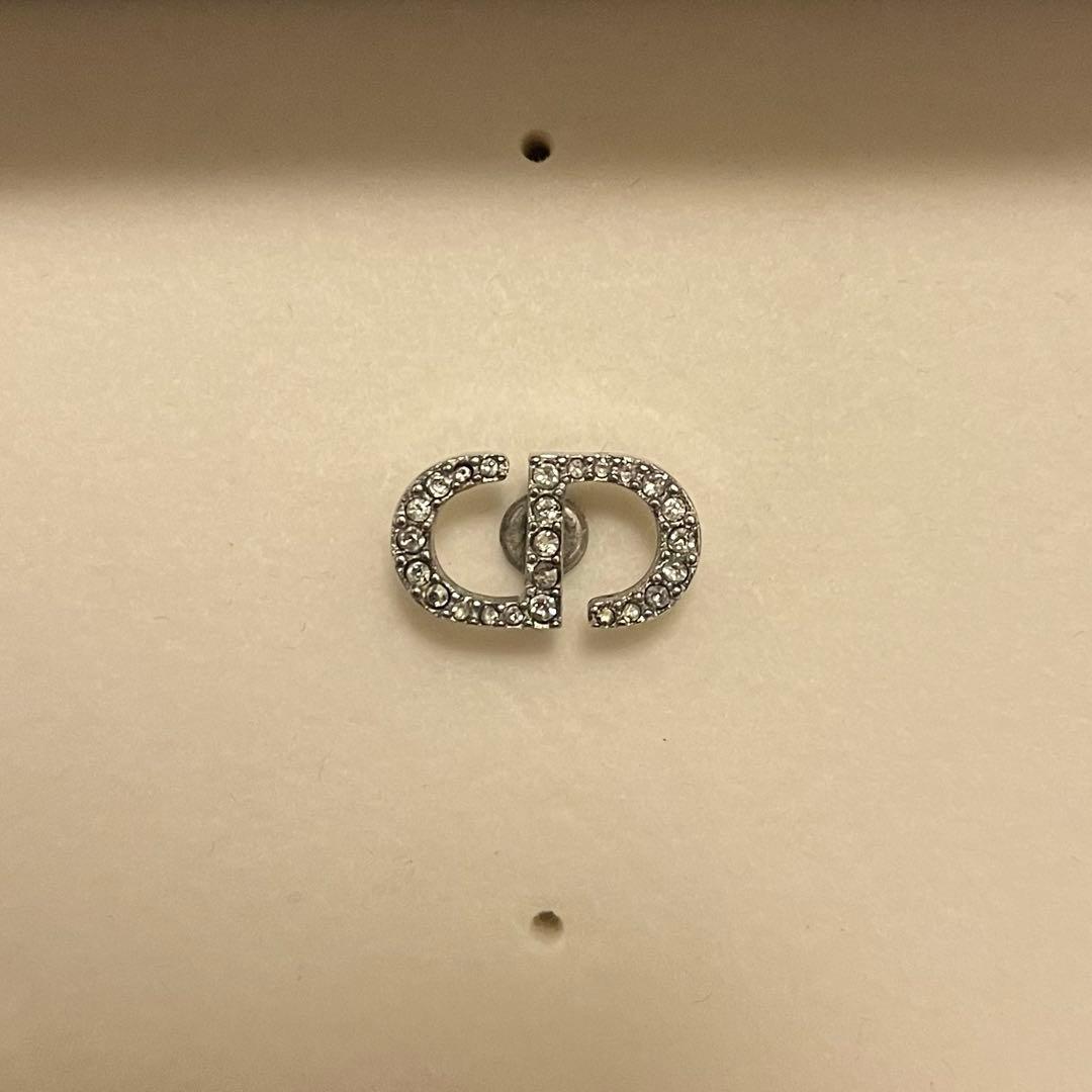 Dior ロゴピアス　片耳　シルバー