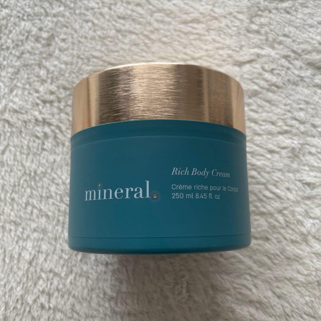 Laline ラリン ミネラル リッチボディ クリーム、ミスト