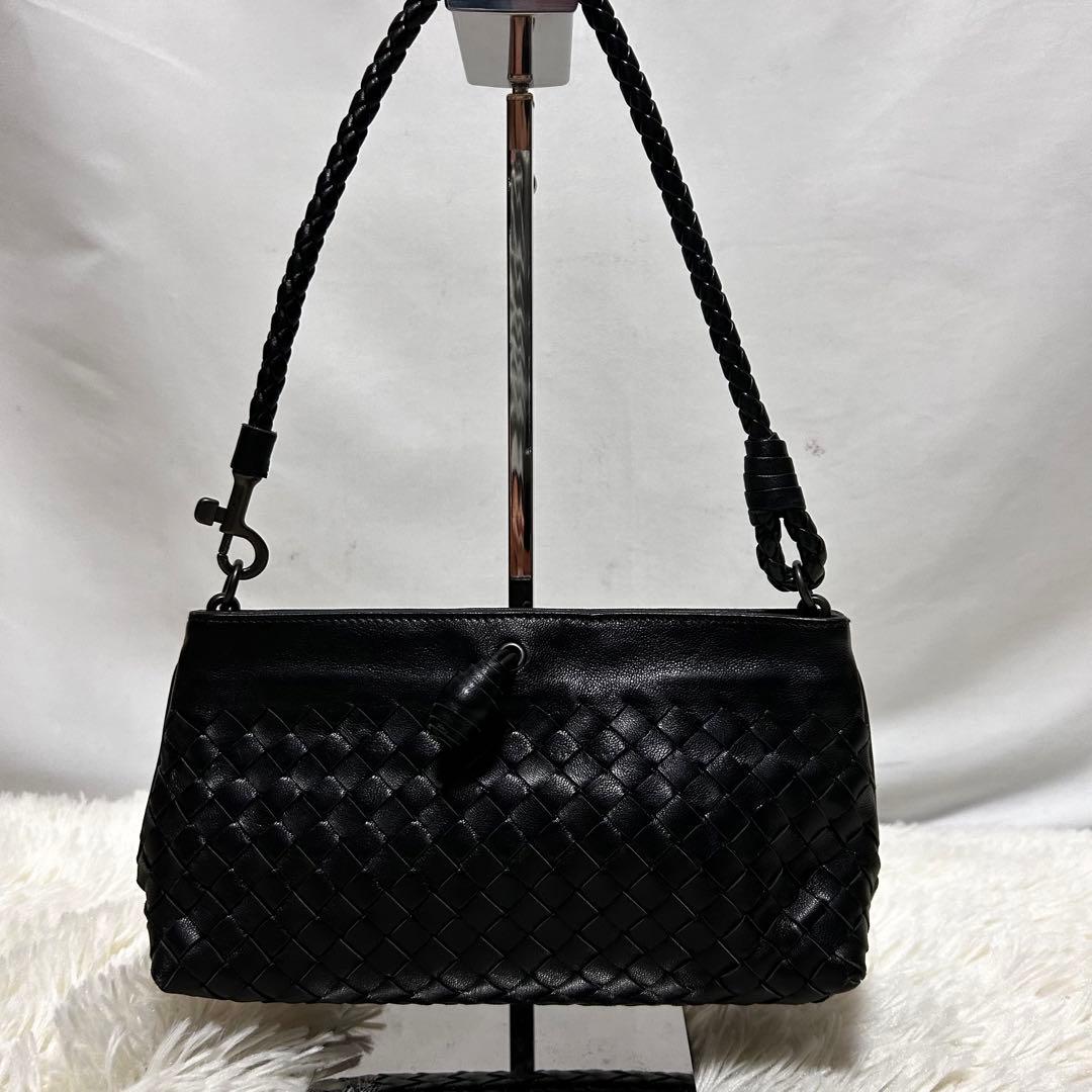 美品　ボッテガヴェネタ　イントレチャート　アクセサリーポーチ　レザー　ブラック