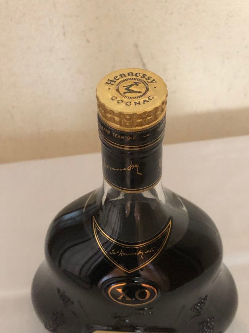 希少品　ヘネシーＸＯ　1000m l 金キャップ箱付　未開封保管品
