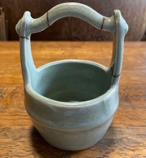 宋時代の骨董品　青磁気　修正箇所あり