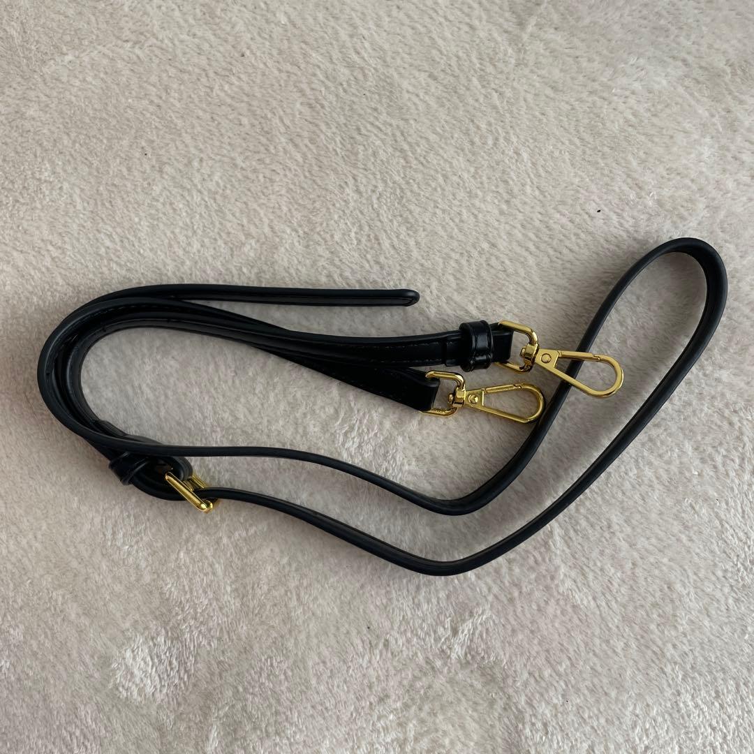 miumiu ハンドバッグ　レザー　2wayショルダーバッグ　黒　バッグ