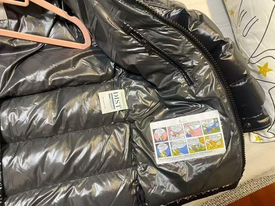 ✨ 黒ダウンジャケット フード付き