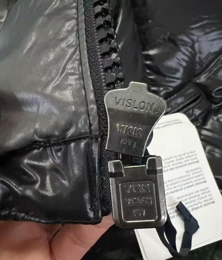 ✨ 黒ダウンジャケット フード付き