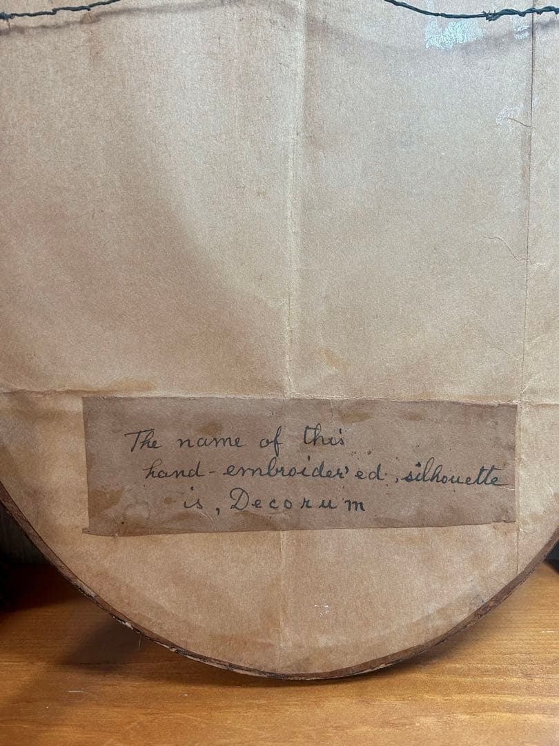 オーバルフレーム　イギリス　ヴィクトリアン シルエット刺繍　アンティーク