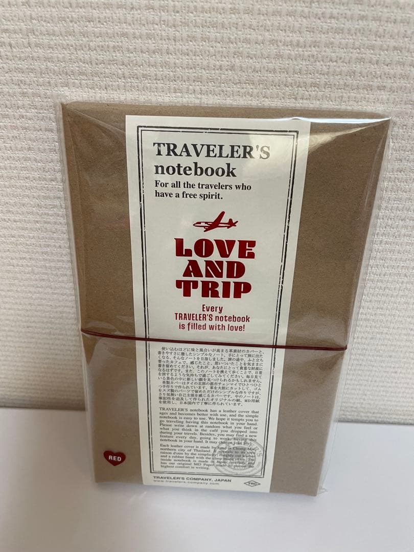 トラベラーズノート　レギュラーサイズ　LOVE AND TRIP レッド
