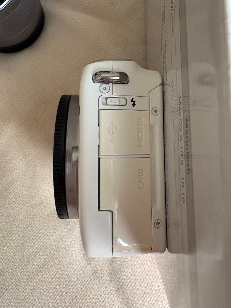 Canon ミラーレス一眼カメラ EOS M10 レンズキット(ホワイト)