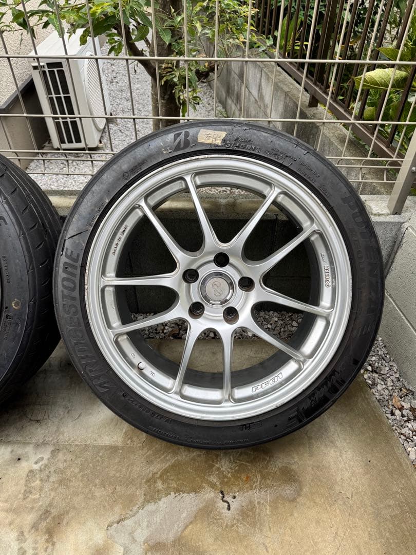 送料込エンケイPF01 PCD114.3 18インチアルミ&タイヤ 4本セット