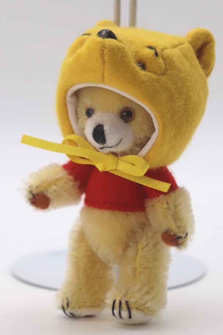Winnie the Poohメリーソー 9cmミニチュアサイズくまのプー72番