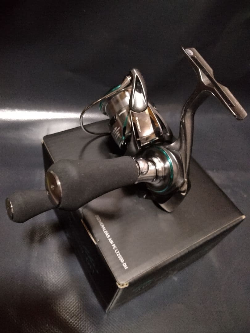 DAIWA AIR PCLT 2500-DH スピニングリール エギング