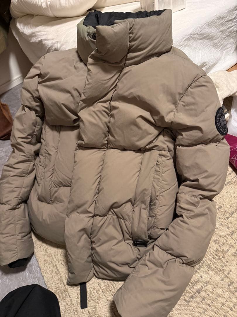 カナダグース　ブラックレーベル　エバレットパッファー