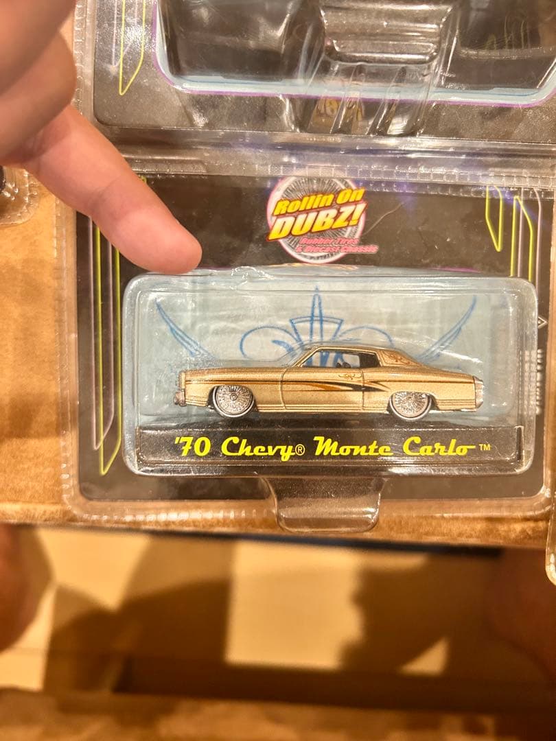 jada toys street low ローライダー　ミニカー　1/64