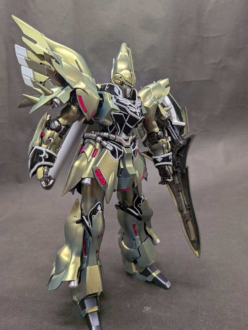 MGクワトロ・バジーナ専用シナンジュ（百式ゴールドカラー）全塗装完成品