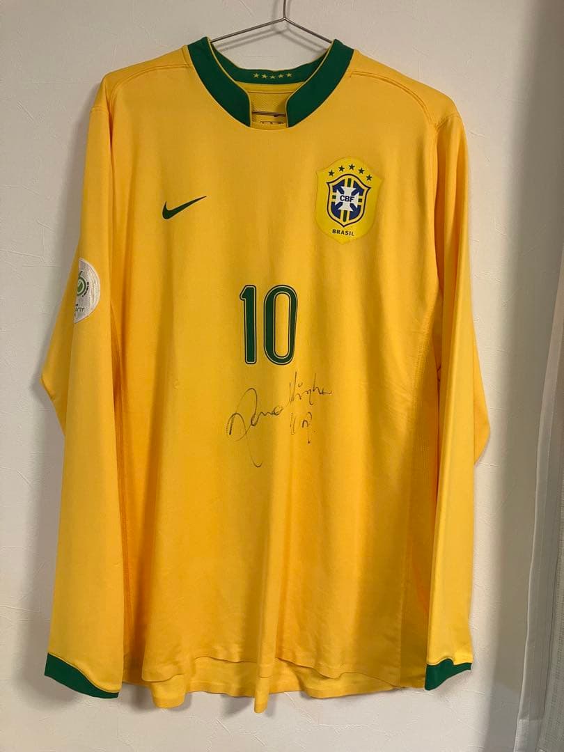 支給ブラジル代表ロナウジーニョ直筆サイン入り長袖2006wcユニフォーム