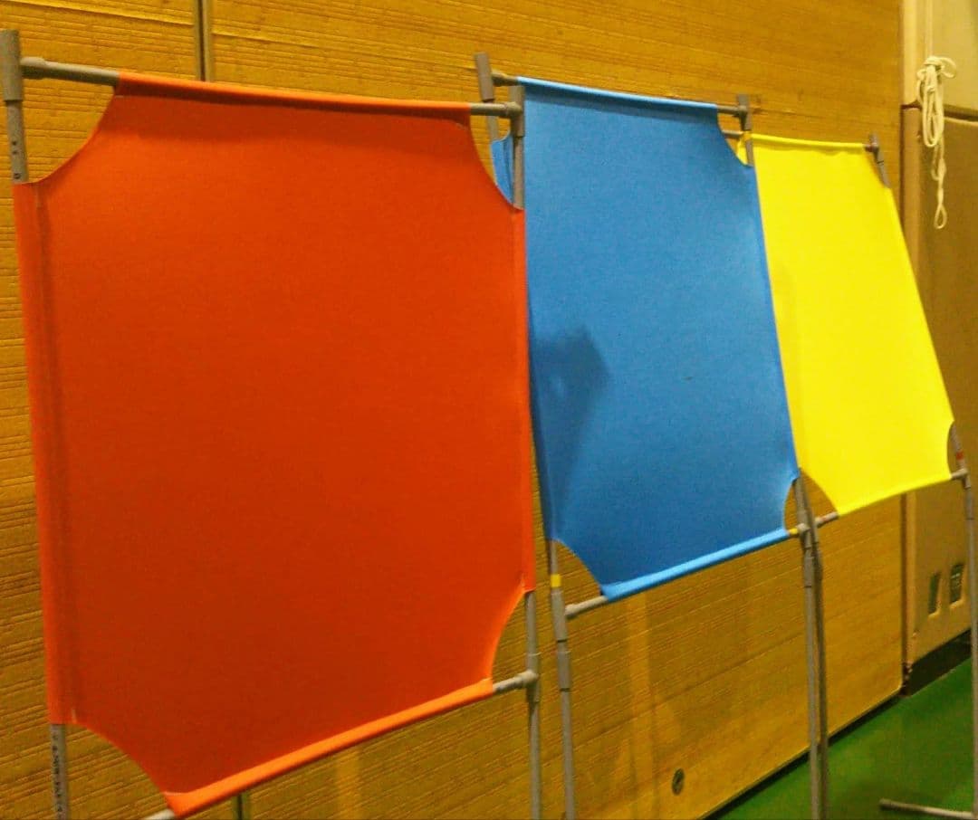 レモン色 BIGサイズ　角度が変えられる壁打ち無音布(むおんふ