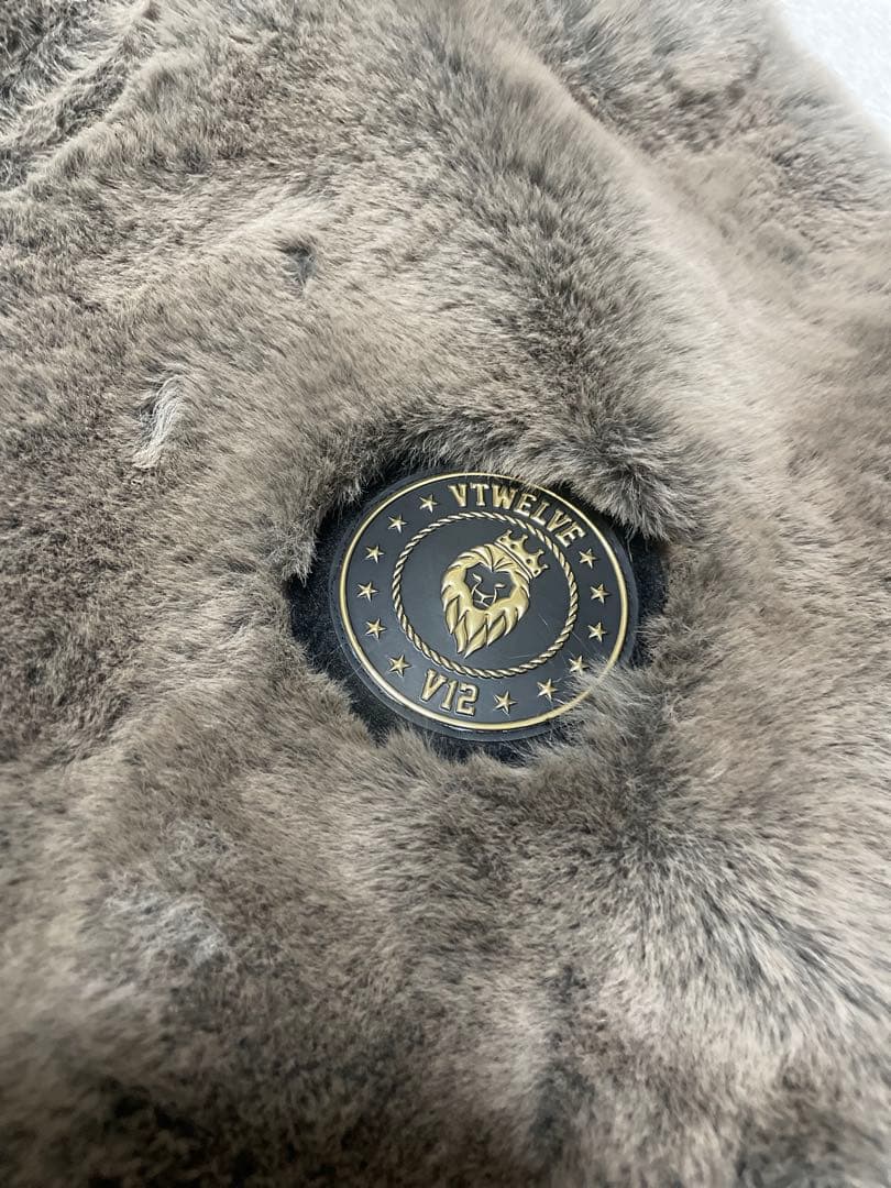 週末SALE★【未使用】VTWELVE ファーブルゾン XLサイズ　V12