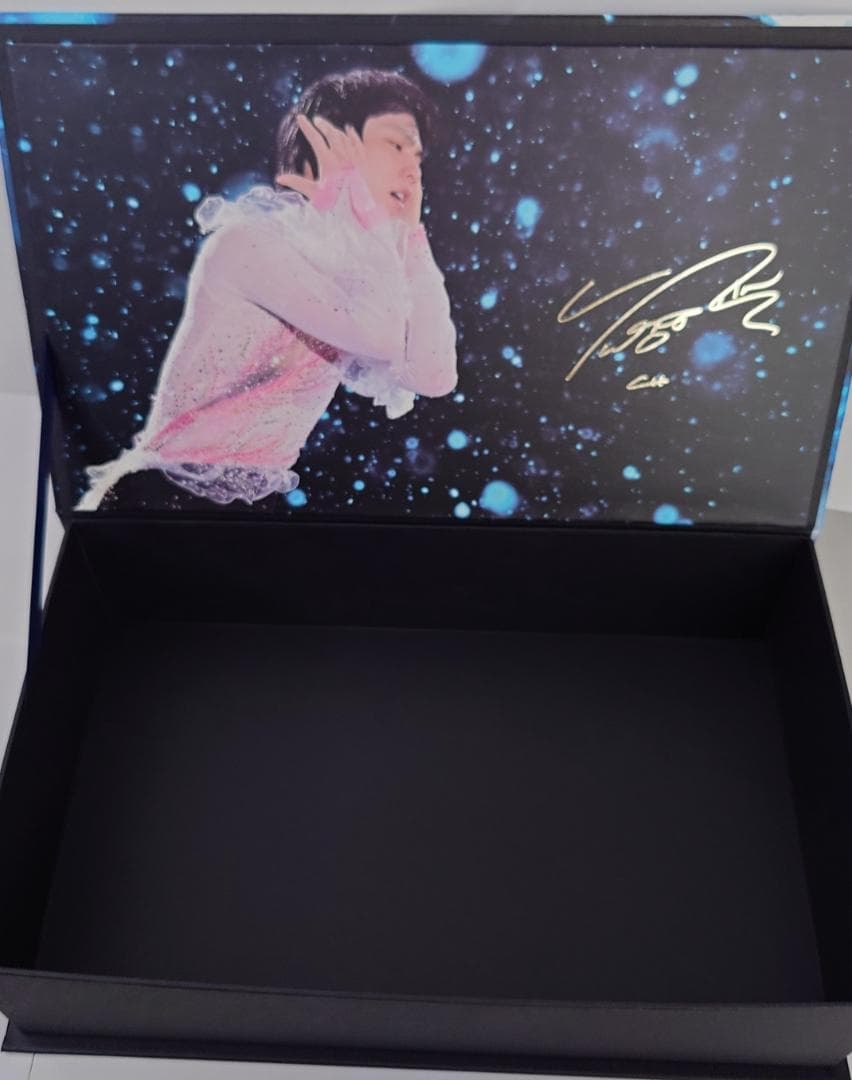 羽生結弦　雪肌精コフレボックス（箱のみ）2種類、ショッパー4種類、ポストカード