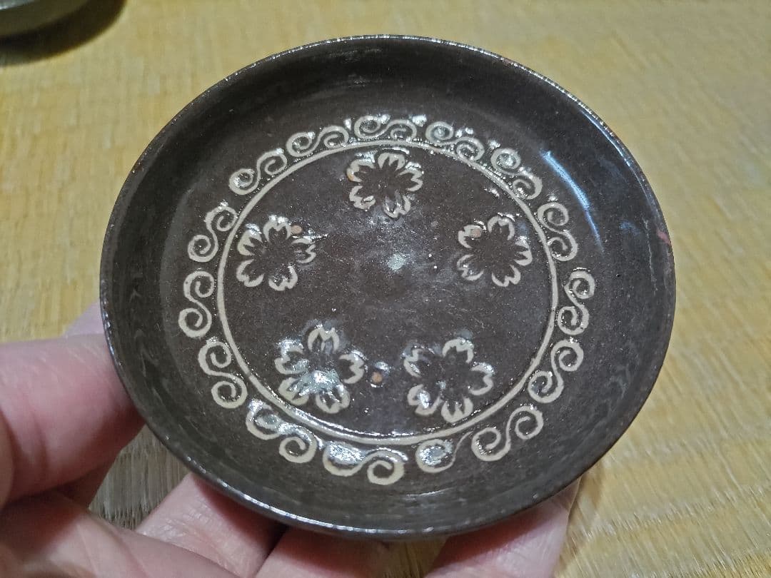 古唐津　５枚セット　平盃・小皿（黒）三島・象嵌　桜花　椎の峰窯