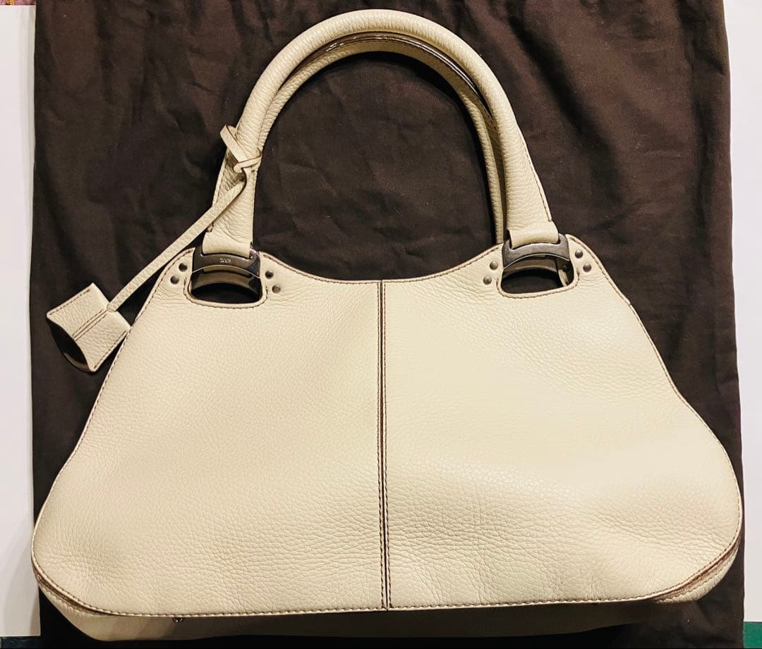 アイボリー レザー ハンドバッグ