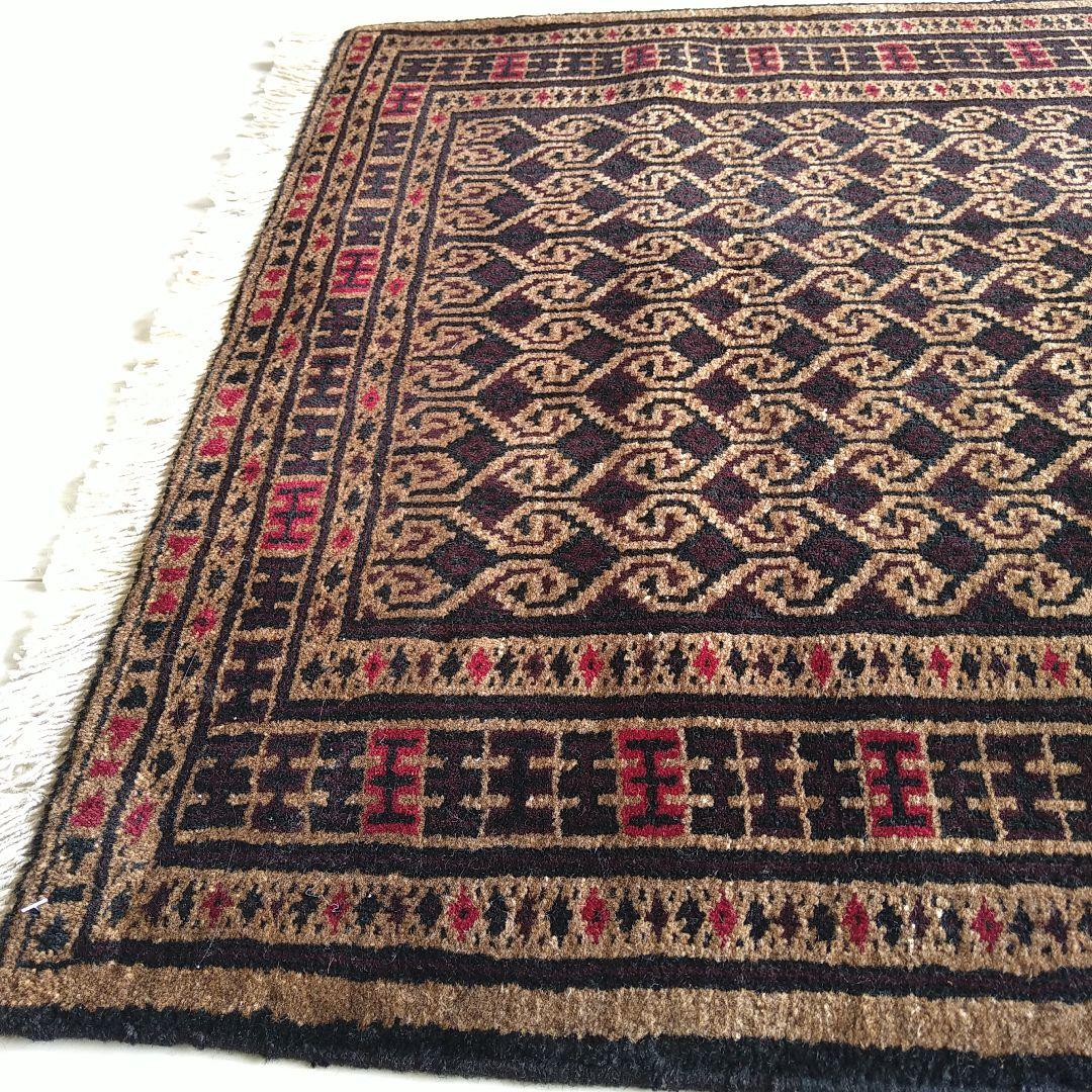 ヴィンテージ ペルシャ絨毯 130×86cm バルーチ こげ茶ベース 幾何学模様