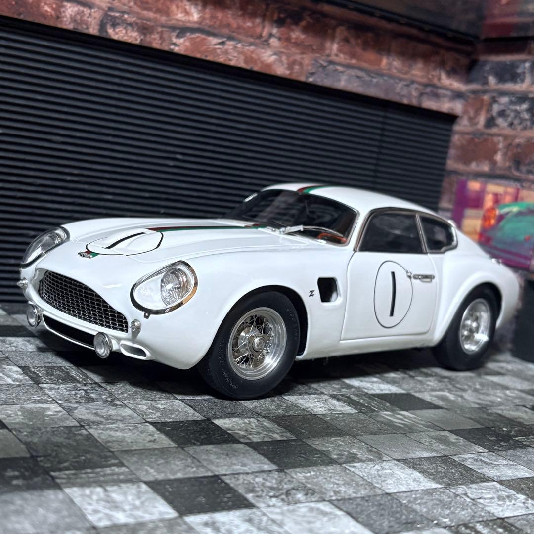 1/18 CMC アストンマーチン DB4 ザガート Le Mans 1961
