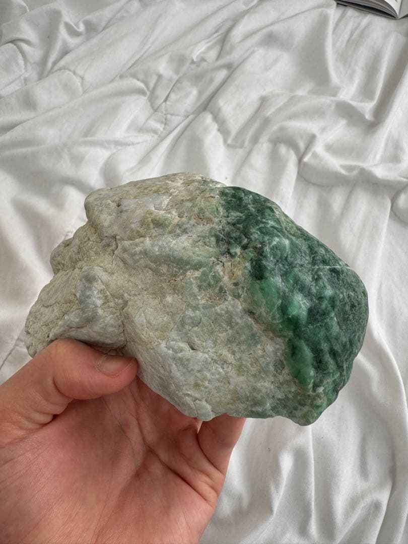 糸魚川 ヒスイ 翡翠 翡翠輝石 硬玉 ロウカン 透過良好 玉石 巨大標本