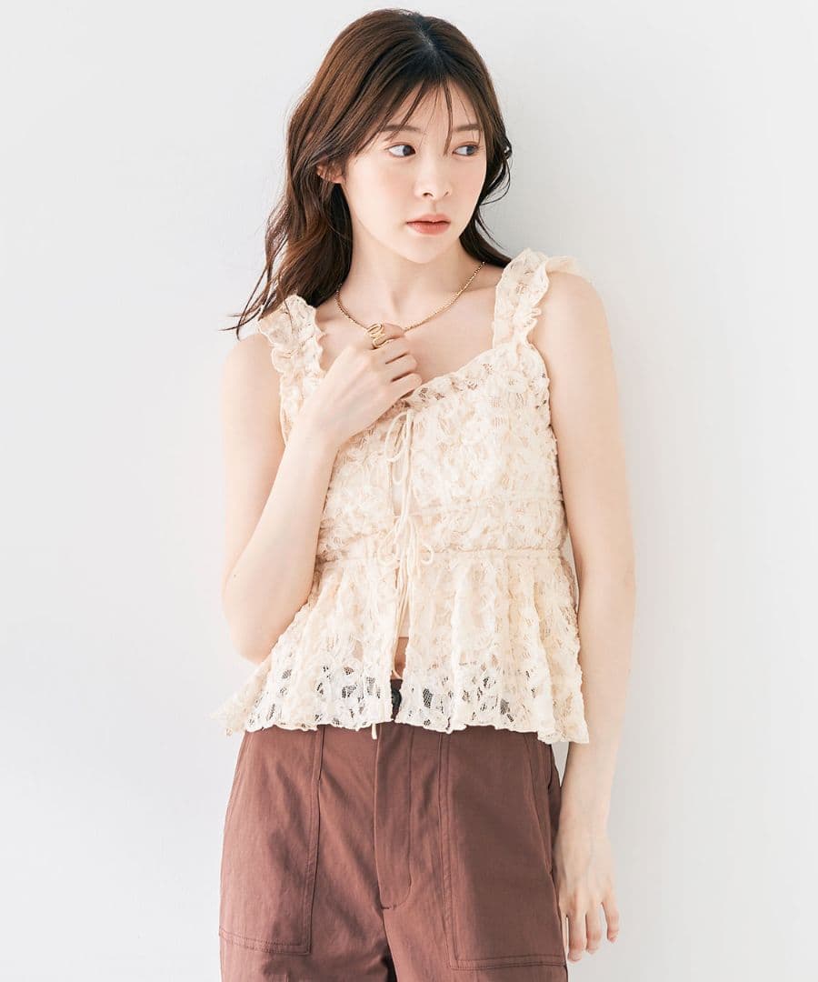 完売色　ココディール　新品タグ付　フリルキャミペプラムブラウス　アイボリー