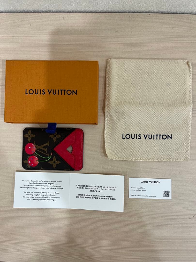 LV × TM ポルト カルト・マグネット