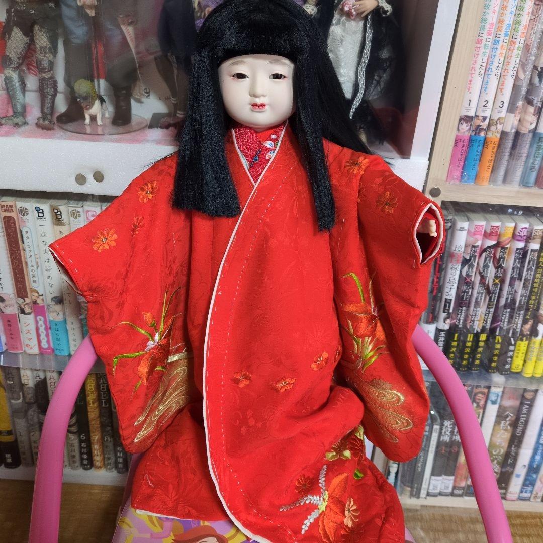 市松人形 赤い和服