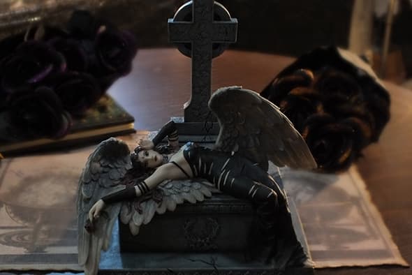 ゴシックフィギュア 堕天使　Disowned