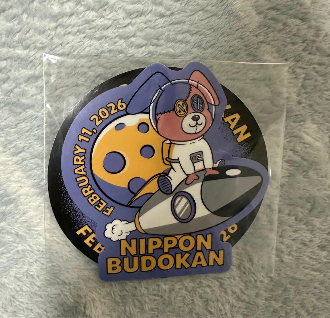 tuki.限定品　ステッカー