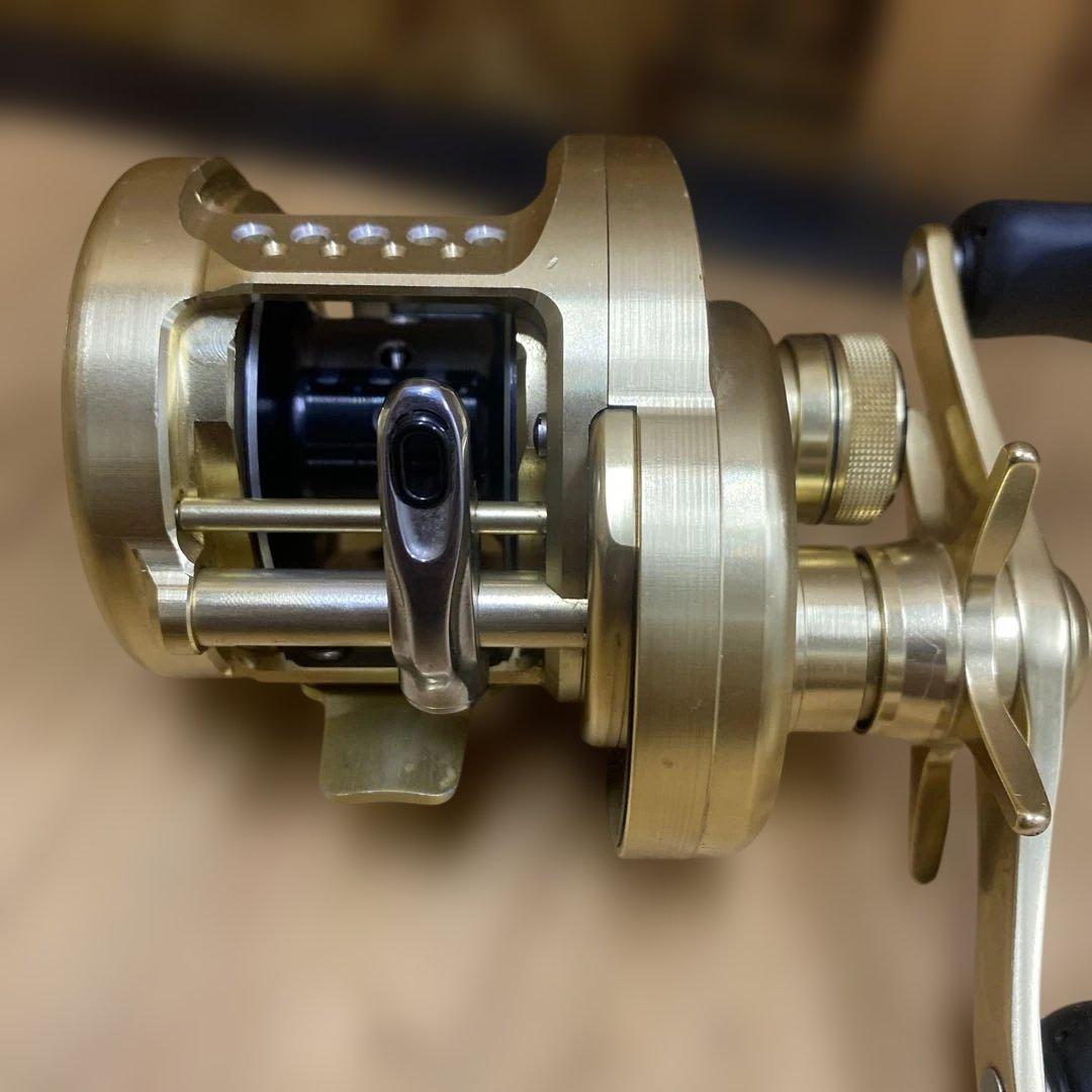 シマノ　カルカッタコンクエスト　201 HG ハイギア　左　ルアー