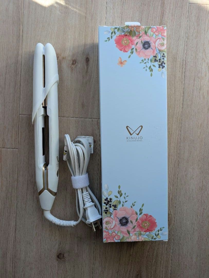 即発送★美品通電確認済　KINUJO ストレートヘアアイロン ホワイト