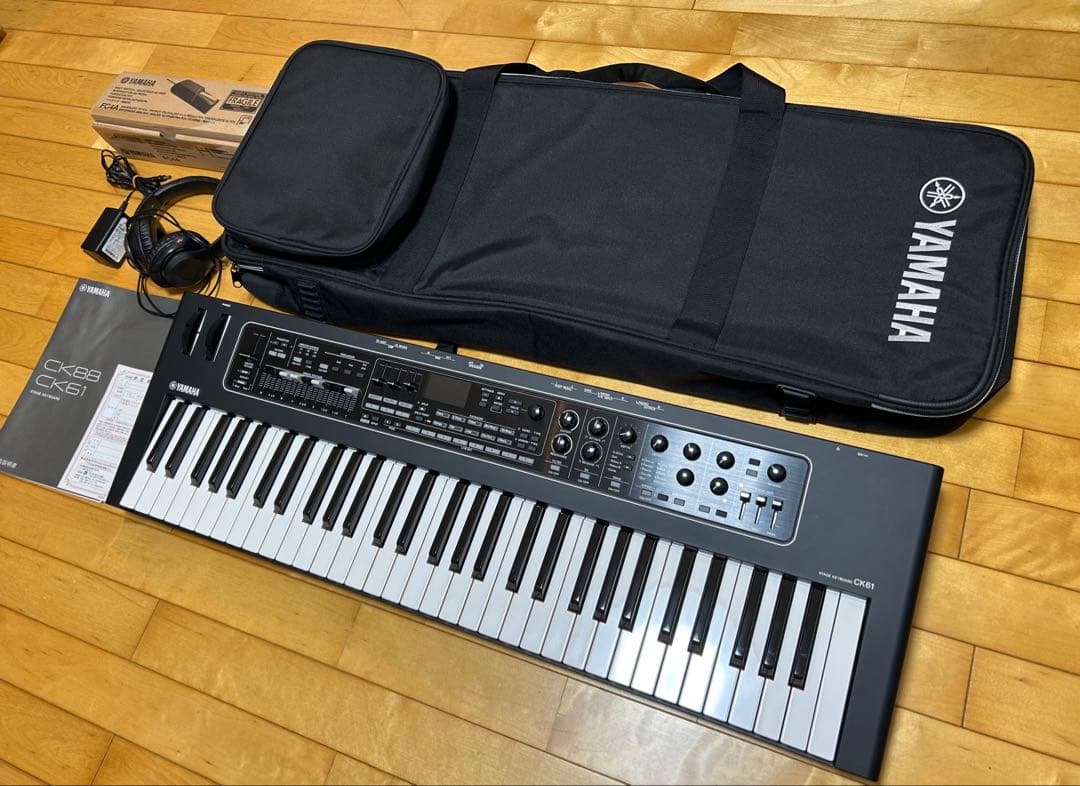 YAMAHA CK61 ステージキーボード　ケース、ペダル、スタンド、イスセット